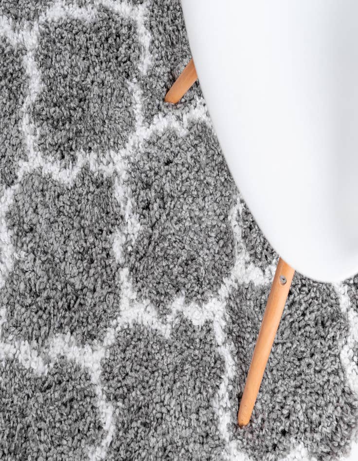 Detail image of  5' x 8' Moroccan Shag Rug