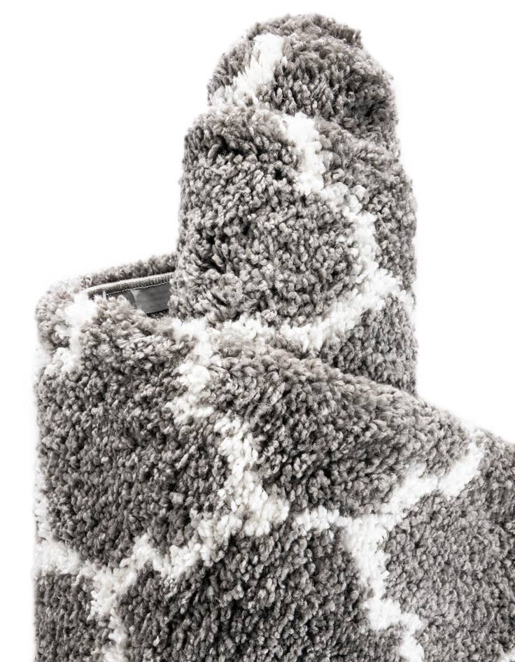 Detail image of  5' x 8' Moroccan Shag Rug