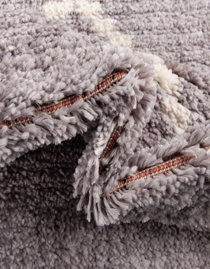 Detail image of  6' 7 x 9' 10 Morocco Rug