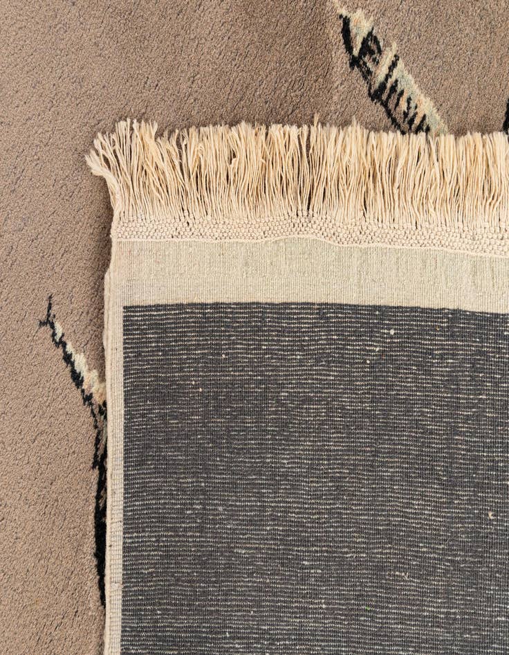 Detail image of  4' 6 x 6' 6 Neda Wool Rug