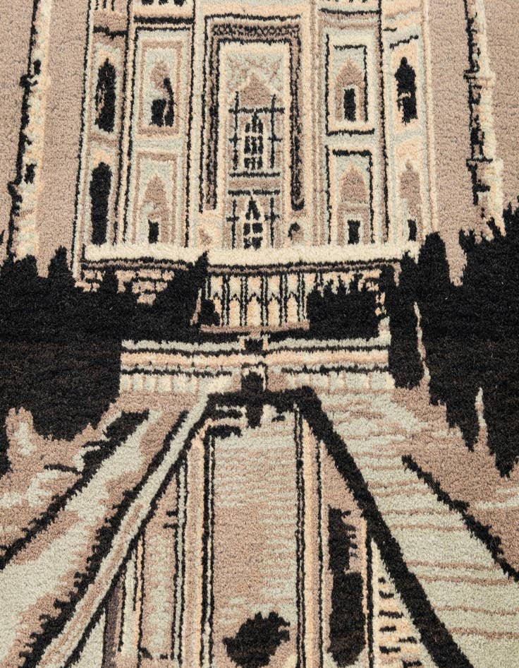 Detail image of  4' 6 x 6' 6 Neda Wool Rug