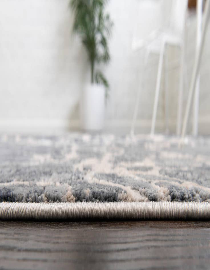 Detail image of  5' x 8' Oasis Rug