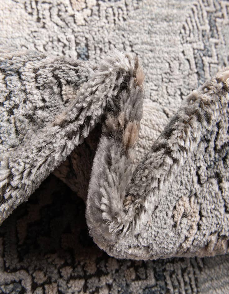 Detail image of  5' 3 x 7' 7 Oregon Rug