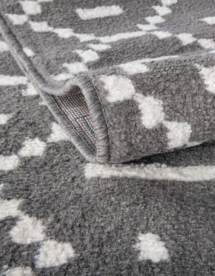 Detail image of  5' x 8' Oslo Rug