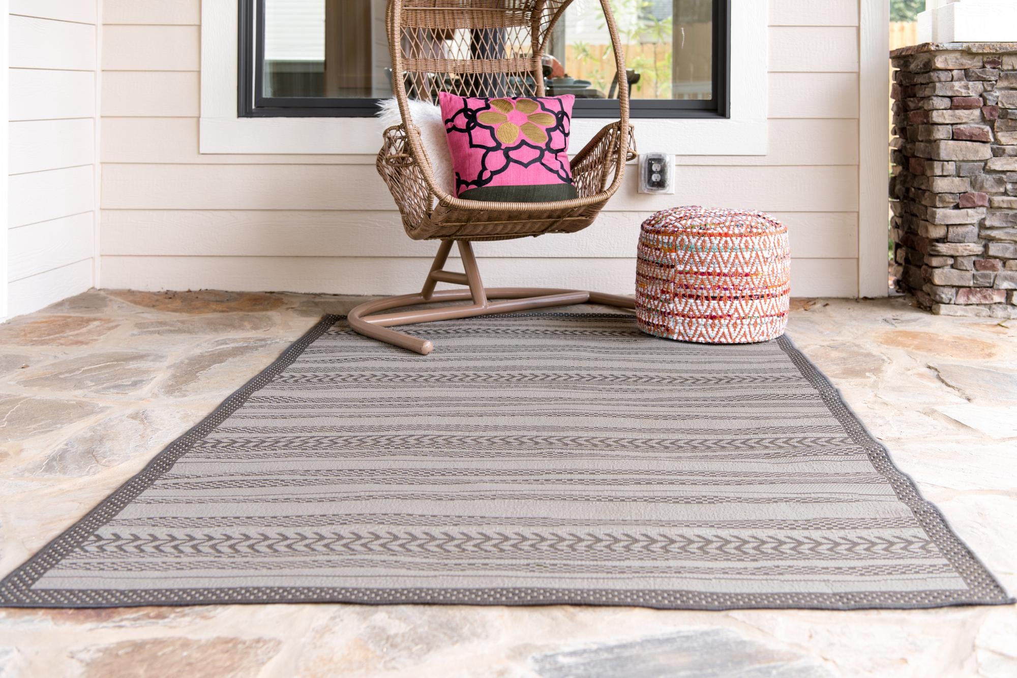 Gray 3' 3 x 5' Border Indoor / Outdoor Rug | Rugs.com