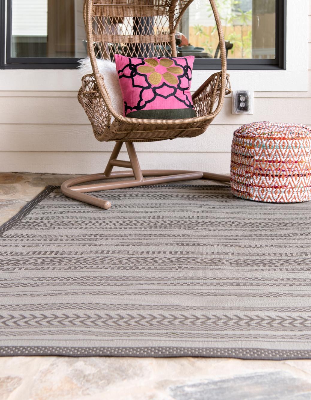 Gray 3' 3 x 5' Border Indoor / Outdoor Rug | Rugs.com