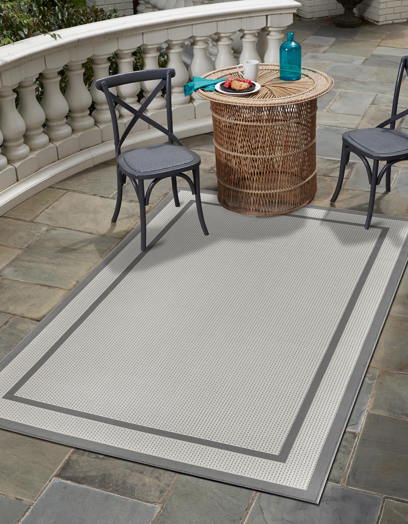 Blue 6' x 9' Border Indoor / Outdoor Rug | Rugs.com