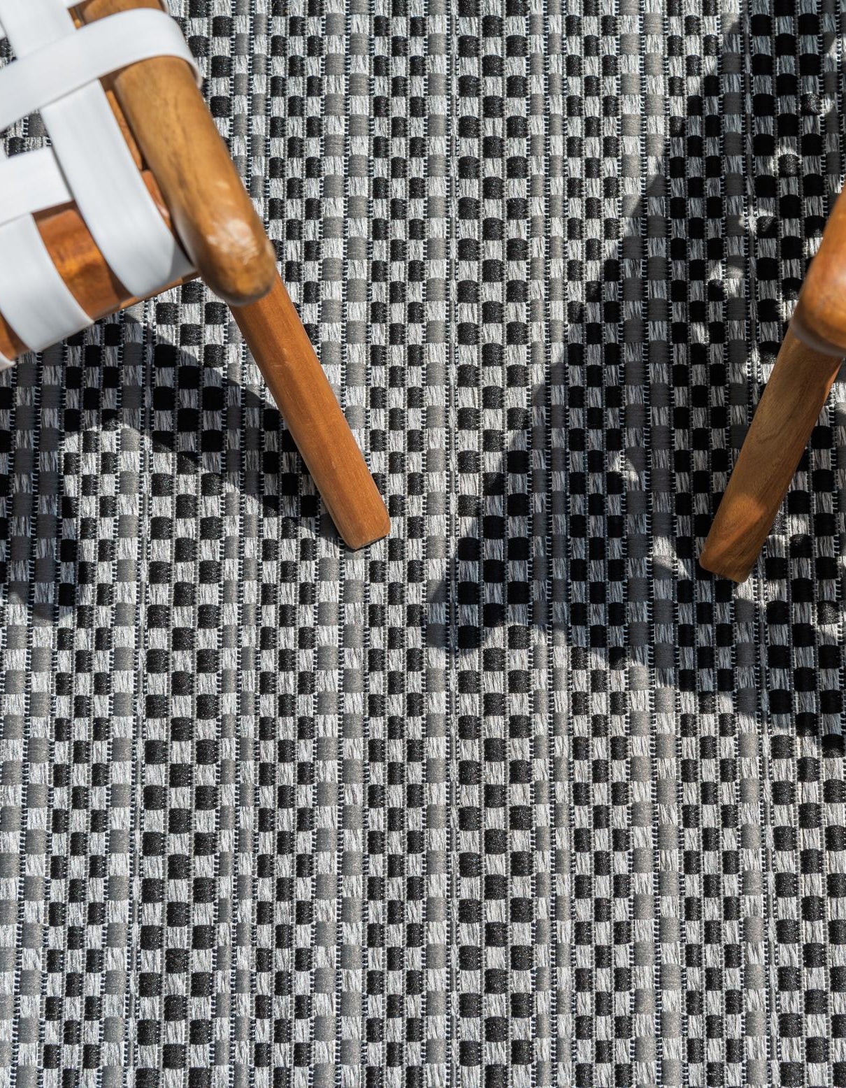 Gray 4' x 6' Border Indoor / Outdoor Rug | Rugs.com