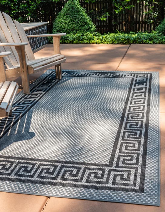 Green 6' x 9' Lattice Indoor / Outdoor Rug | Rugs.com