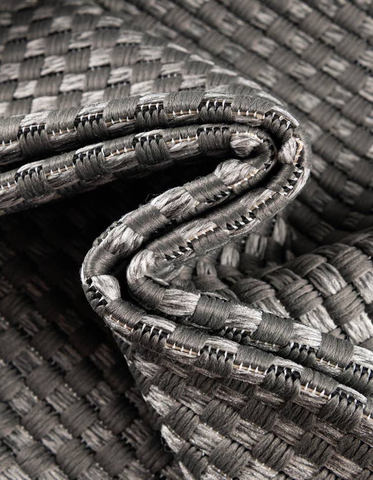 Detail image of  6' x 9'  Washable Border Indoor / Outdoor Rug