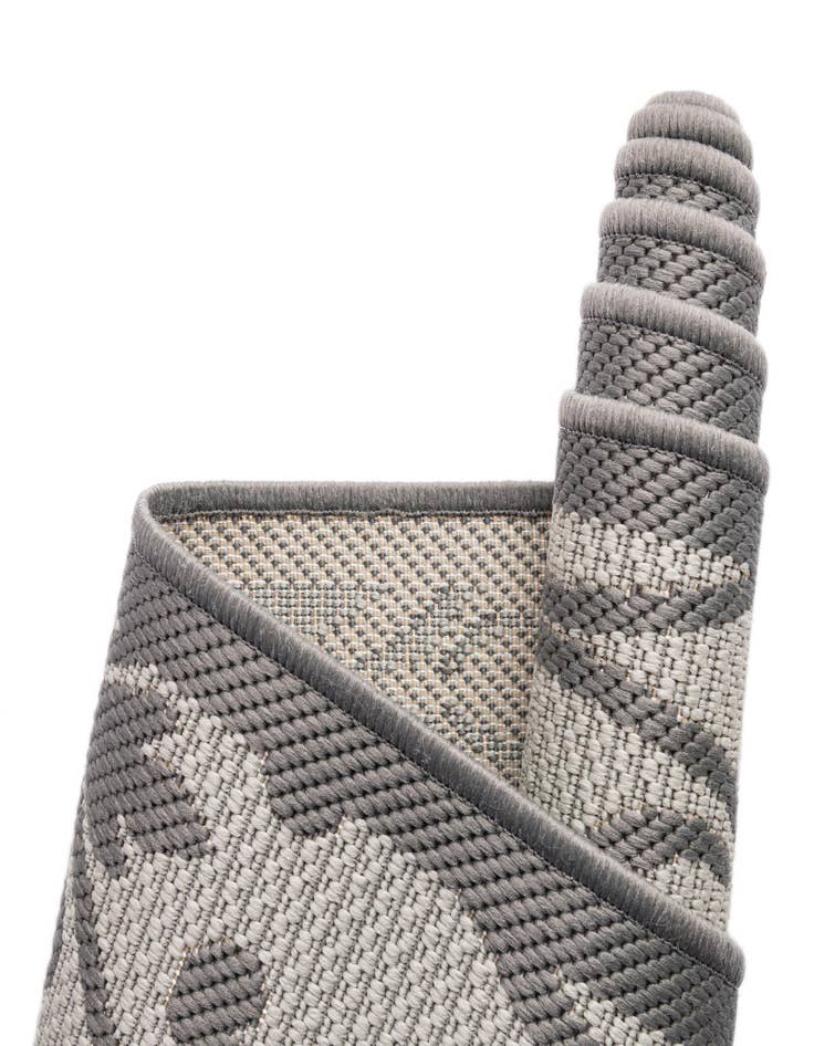 Detail image of  2' 2 x 3'  Washable Botanical Indoor / Outdoor Rug