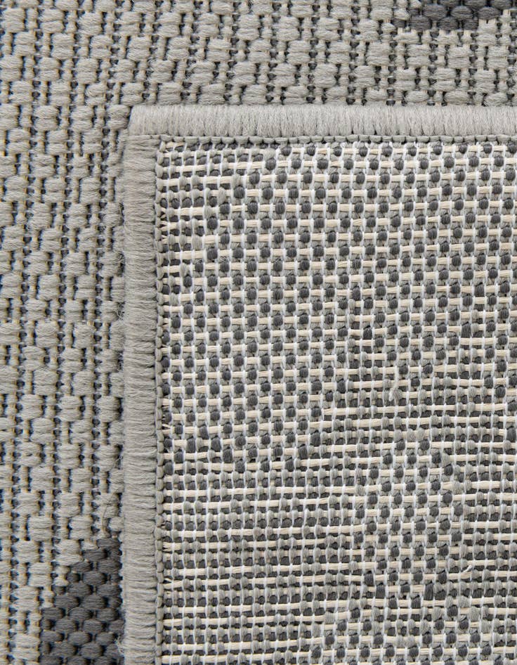 Detail image of  2' 2 x 3'  Washable Botanical Indoor / Outdoor Rug