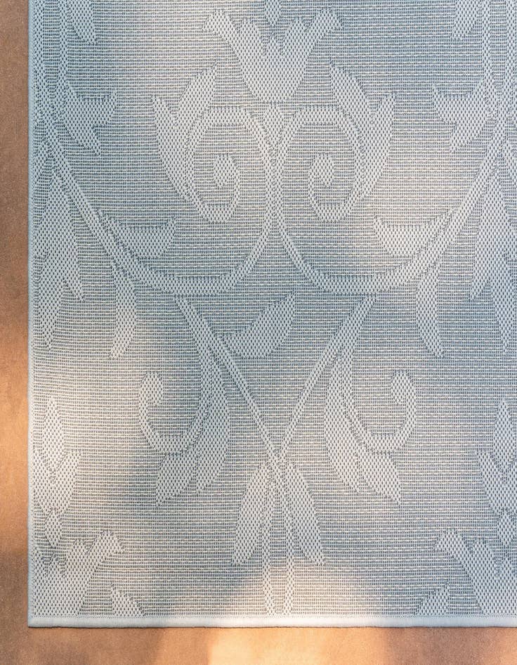 Detail image of  2' 2 x 3'  Washable Botanical Indoor / Outdoor Rug