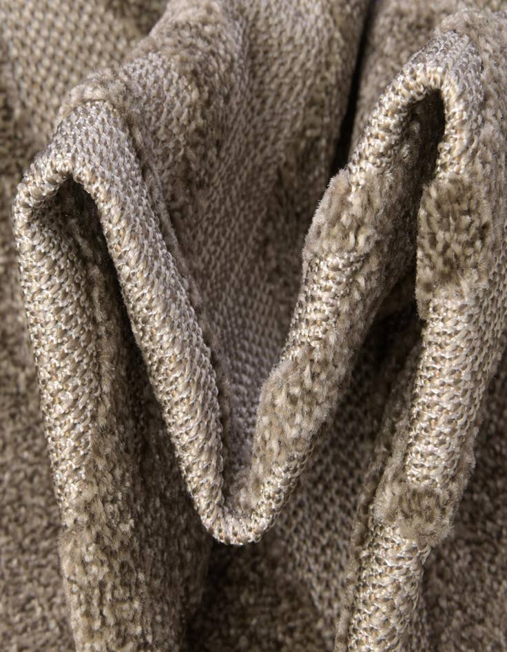 Detail image of  7' x 10'  Washable Botanical Indoor / Outdoor Rug