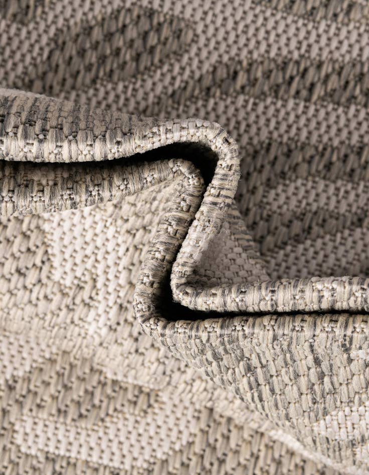 Detail image of  5' 3 x 8'  Washable Coastal Indoor / Outdoor Rug