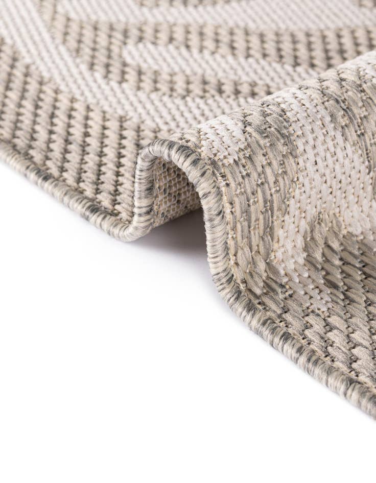 Detail image of  5' 3 x 8'  Washable Coastal Indoor / Outdoor Rug