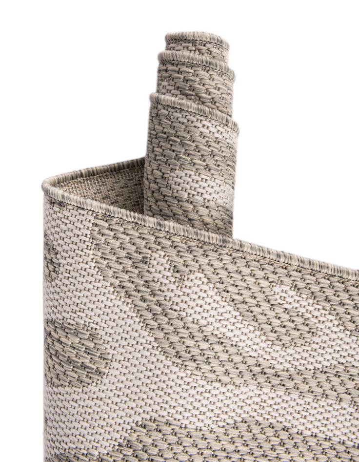 Detail image of  5' 3 x 8'  Washable Coastal Indoor / Outdoor Rug