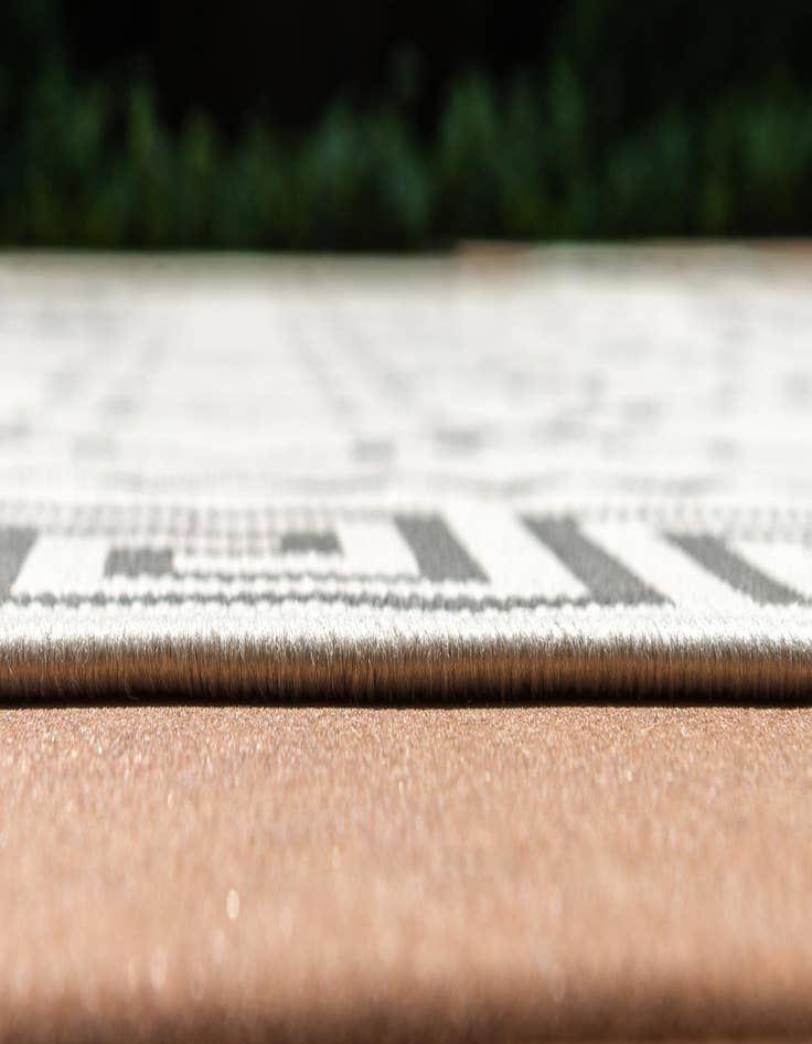 Detail image of  3' 3 x 5'  Washable Lattice Indoor / Outdoor Rug