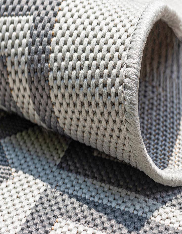 Detail image of  3' 3 x 5'  Washable Lattice Indoor / Outdoor Rug