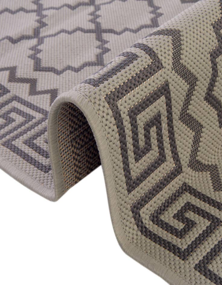 Detail image of  6' x 9'  Washable Lattice Indoor / Outdoor Rug