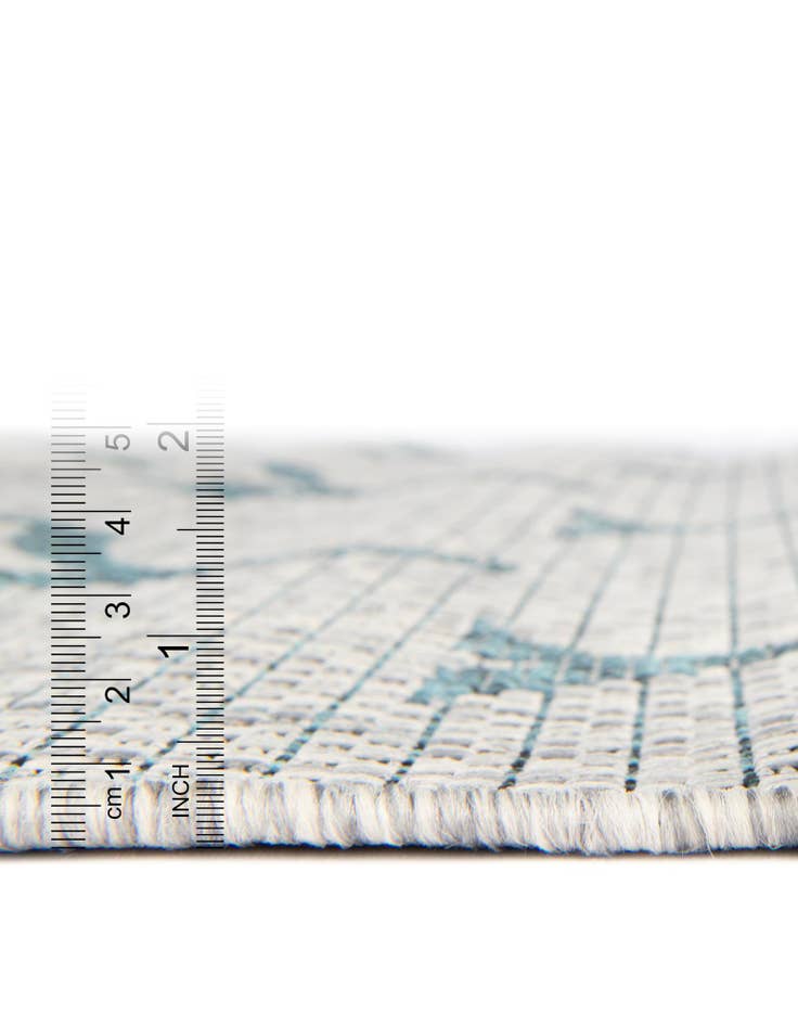 Detail image of  7' 10 x 11'  Washable Lattice Indoor / Outdoor Rug