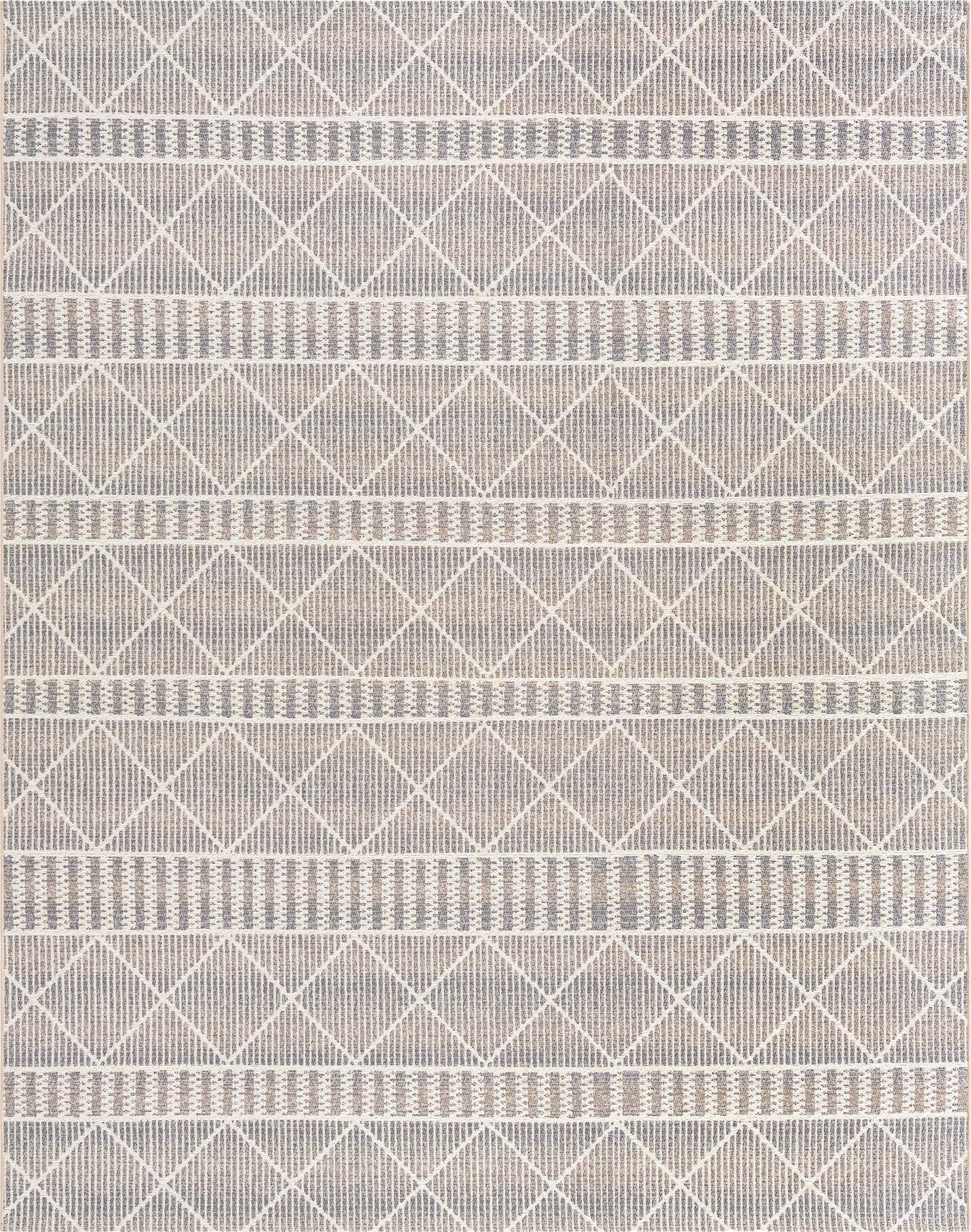  7' 10 x 10'  Washable Lattice Indoor / Outdoor Rug