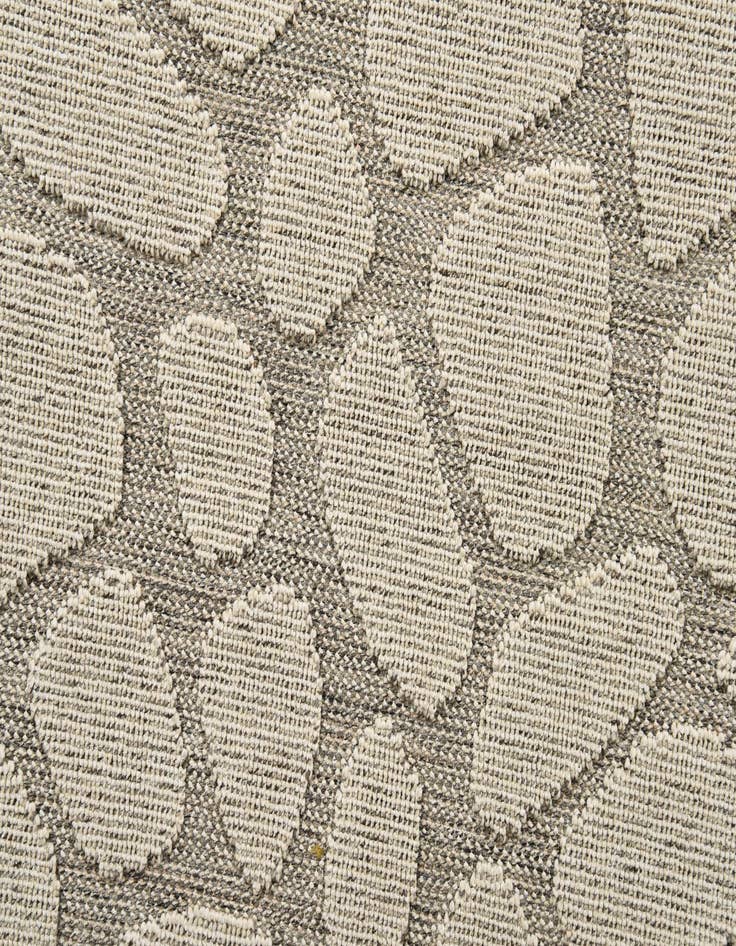 Detail image of  5' 4 x 7' 8  Washable Modern Indoor / Outdoor Rug