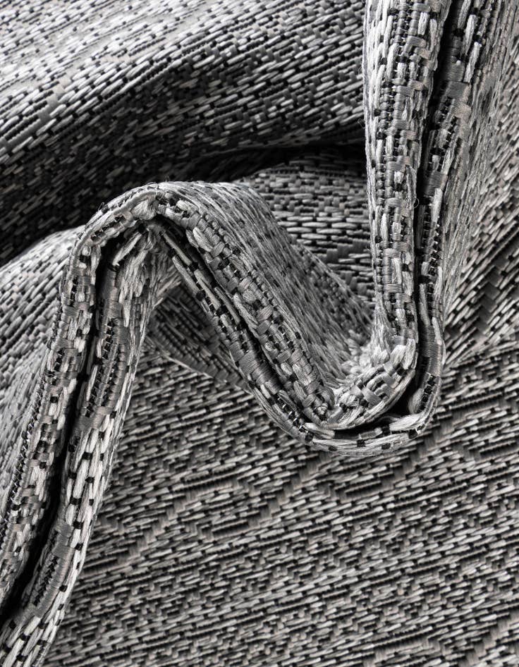 Detail image of  7' x 10'  Washable Modern Indoor / Outdoor Rug