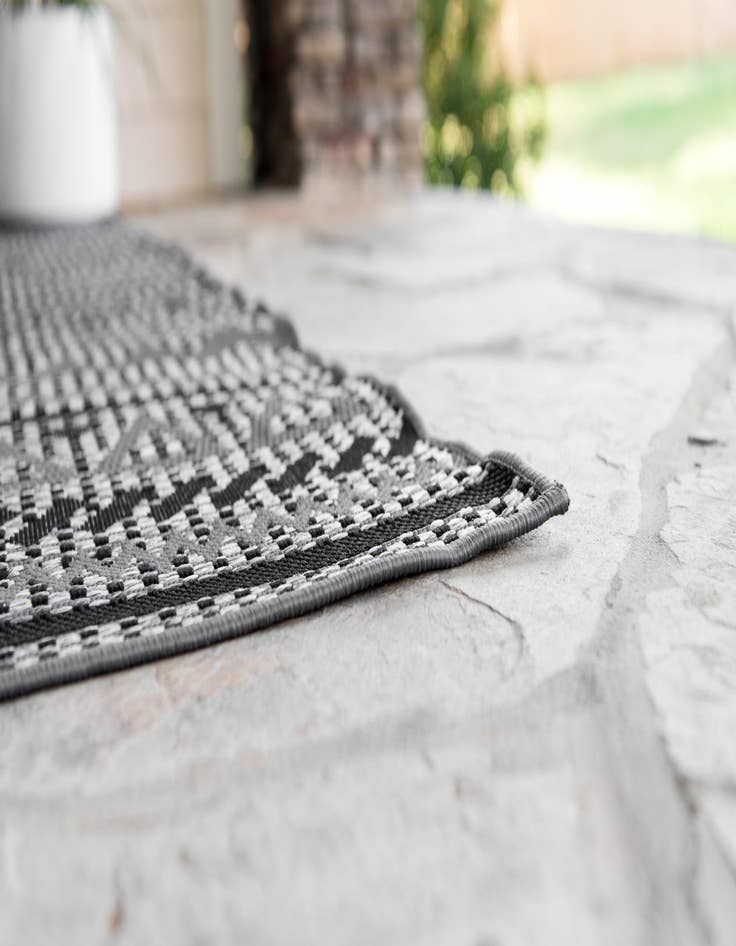 Detail image of  9' x 12'  Washable Modern Indoor / Outdoor Rug