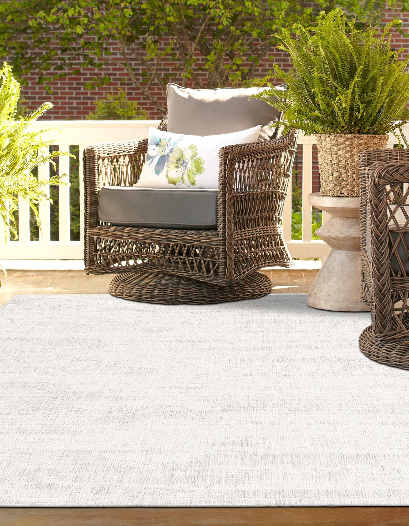 Gray 7' x 10' Modern Indoor / Outdoor Rug | Rugs.com