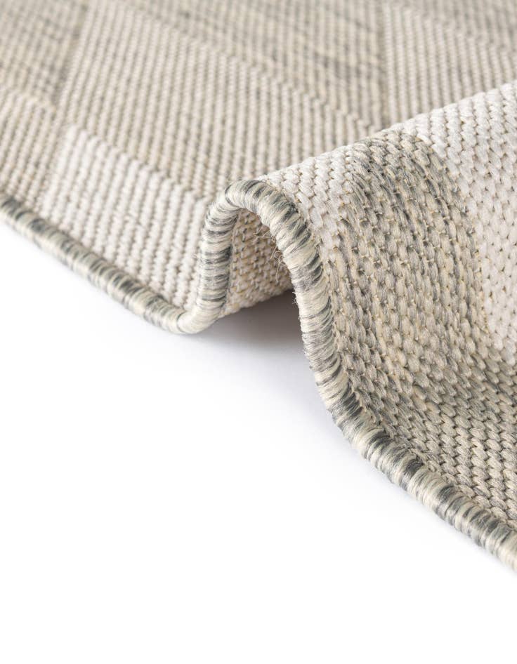 5' 3 x 7'  Washable Modern Indoor / Outdoor Rug