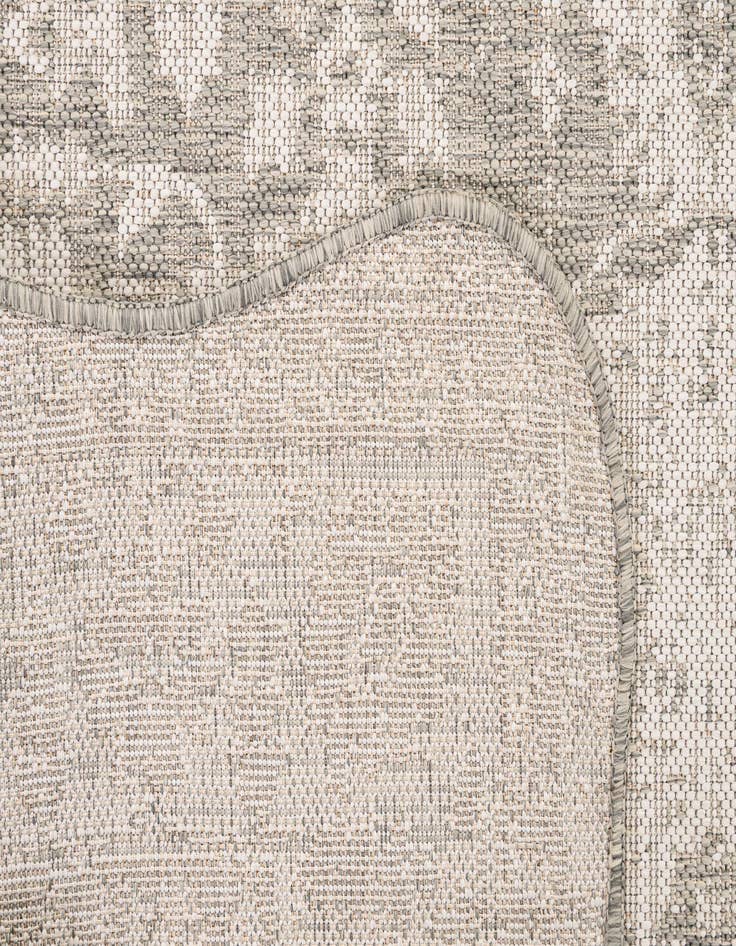 Detail image of  5' 3 x 7' 7  Washable  Indoor / Outdoor Rug