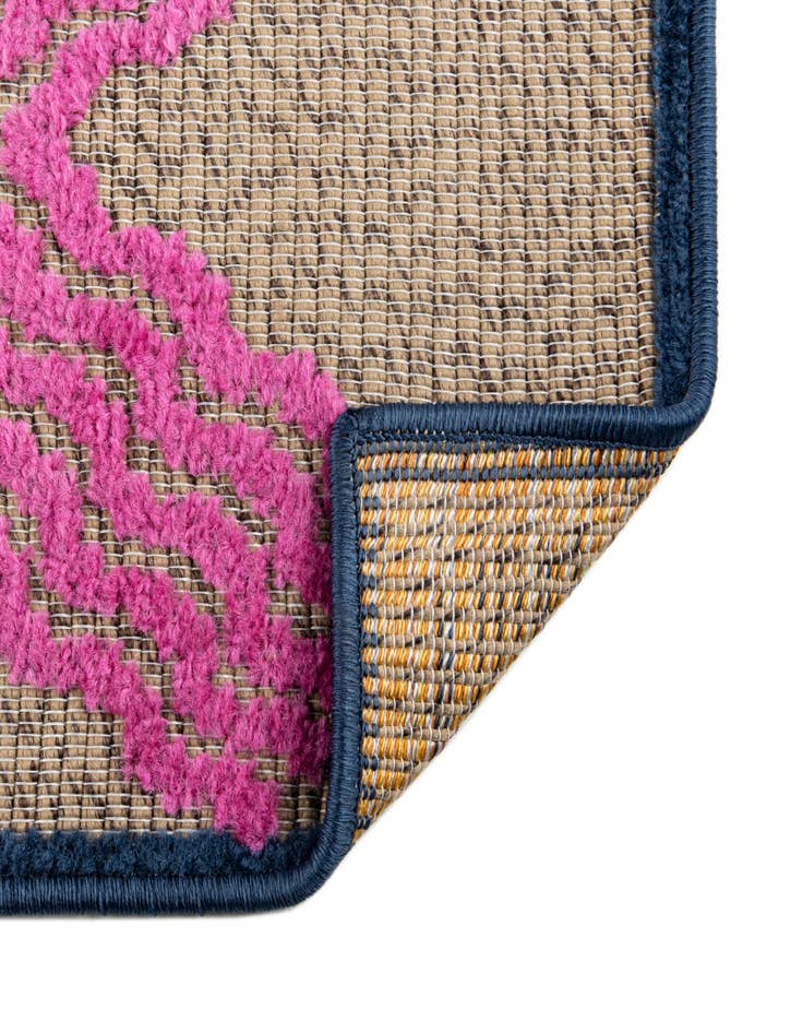 Detail image of  5' x 7' 7  Washable  Indoor / Outdoor Rug