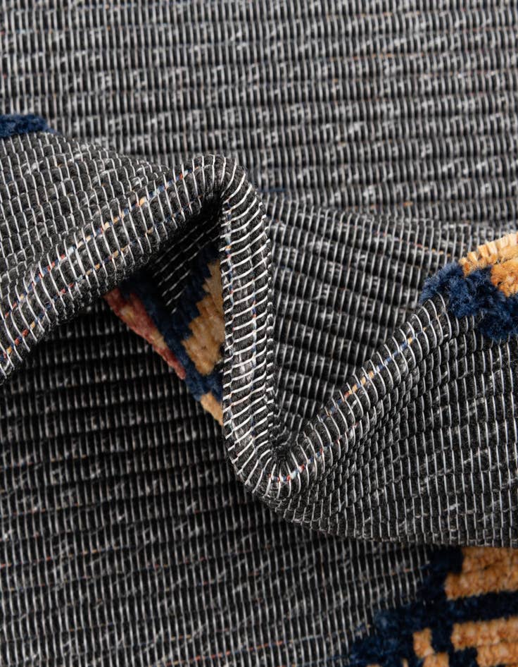 Detail image of  5' x 7' 7  Washable  Indoor / Outdoor Rug