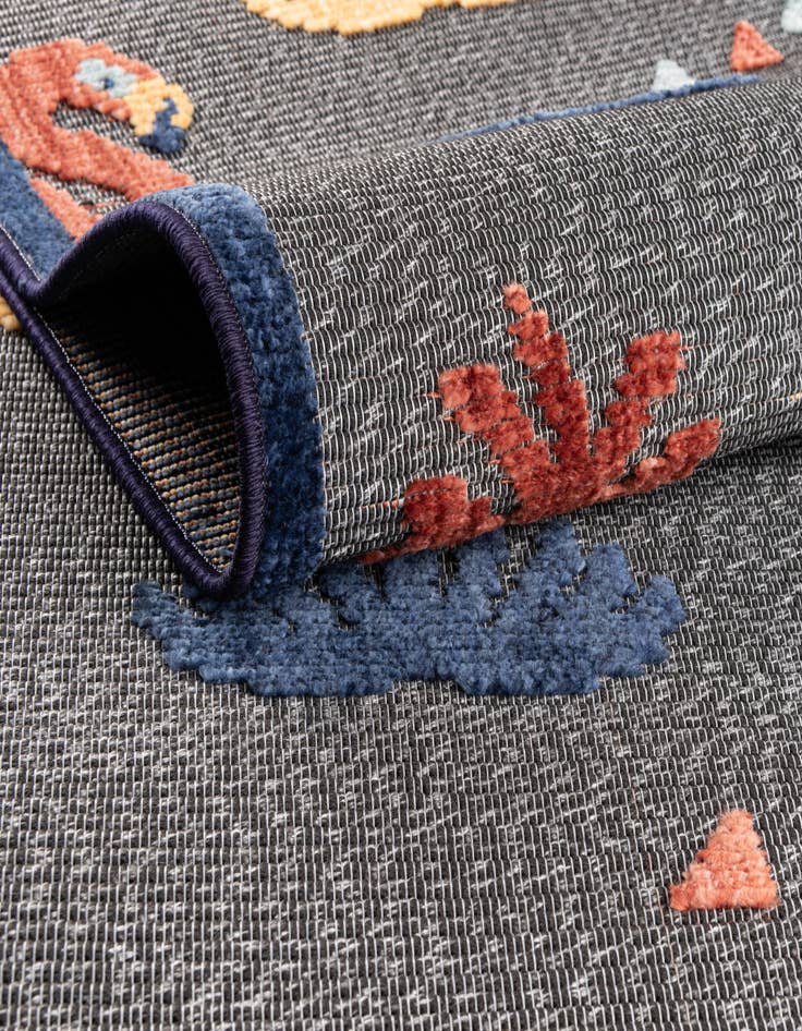 Detail image of  5' x 7' 7  Washable  Indoor / Outdoor Rug