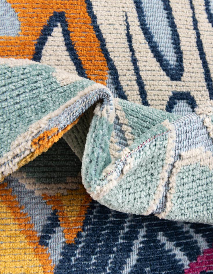 Detail image of  5' 3 x 7' 7  Washable  Indoor / Outdoor Rug