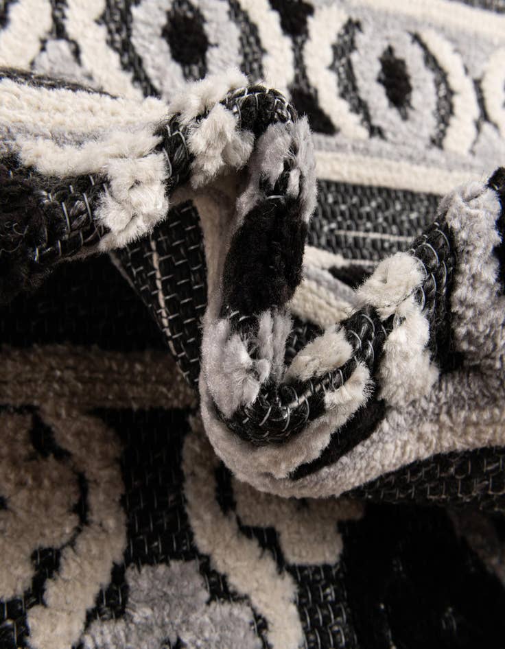 Detail image of  5' 3 x 7' 7  Washable  Indoor / Outdoor Rug