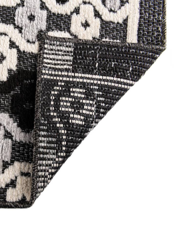 Detail image of  5' 3 x 7' 7  Washable  Indoor / Outdoor Rug