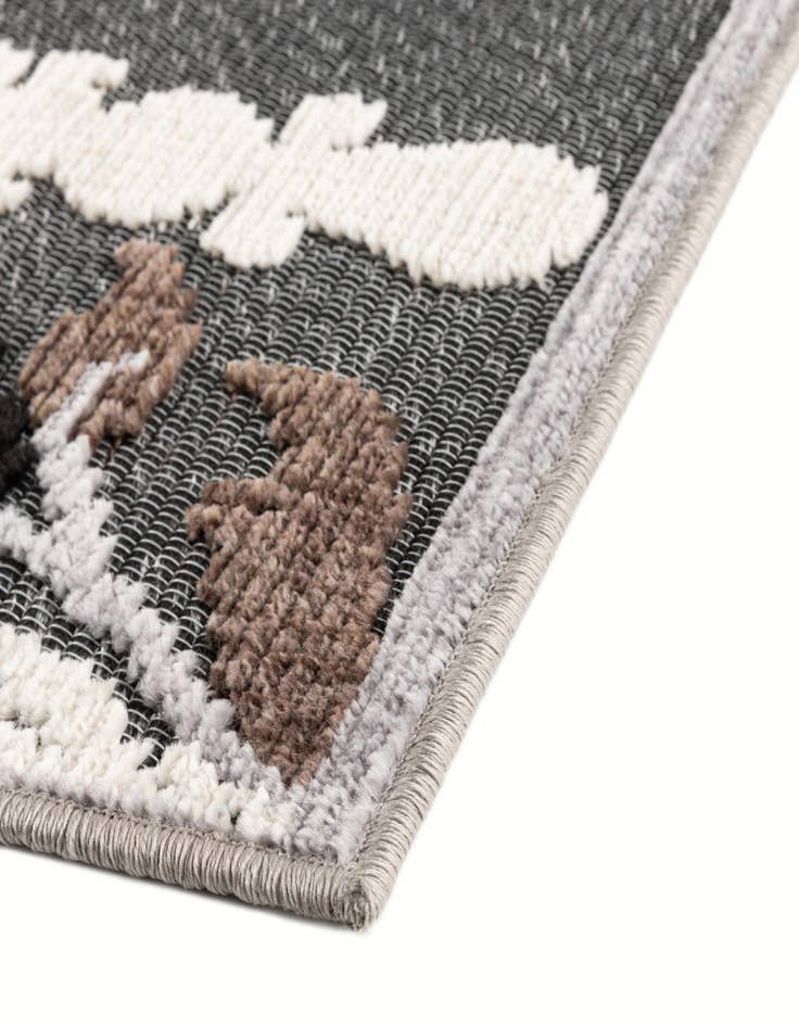 Detail image of  5' x 7' 7  Washable  Indoor / Outdoor Rug