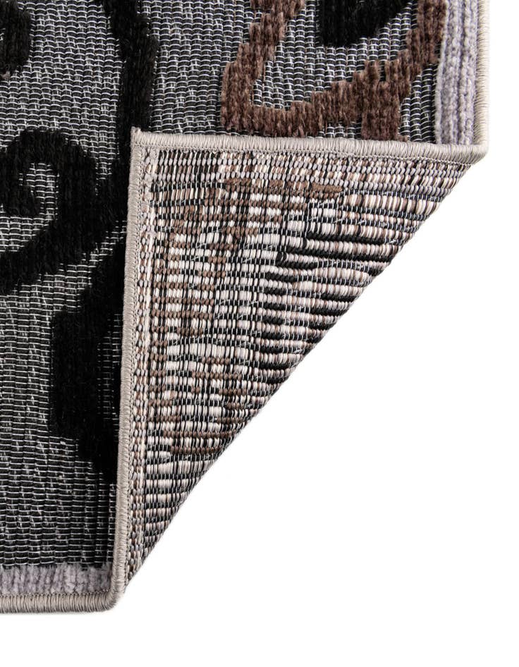 Detail image of  5' x 7' 7  Washable  Indoor / Outdoor Rug