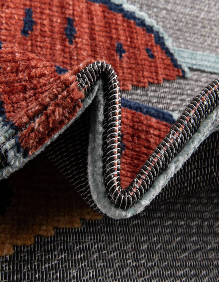 Detail image of  5' x 7' 7  Washable  Indoor / Outdoor Rug