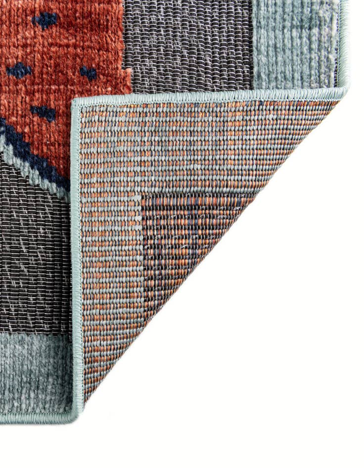 Detail image of  5' x 7' 7  Washable  Indoor / Outdoor Rug