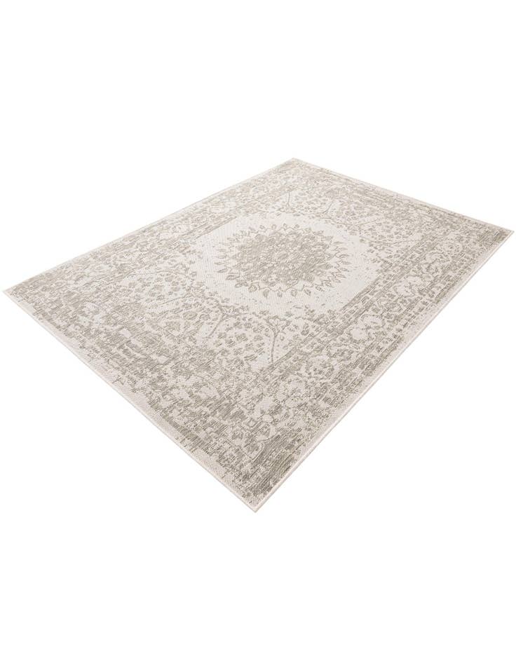 5' x 7' Traditional Indoor / Outdoor Rug
