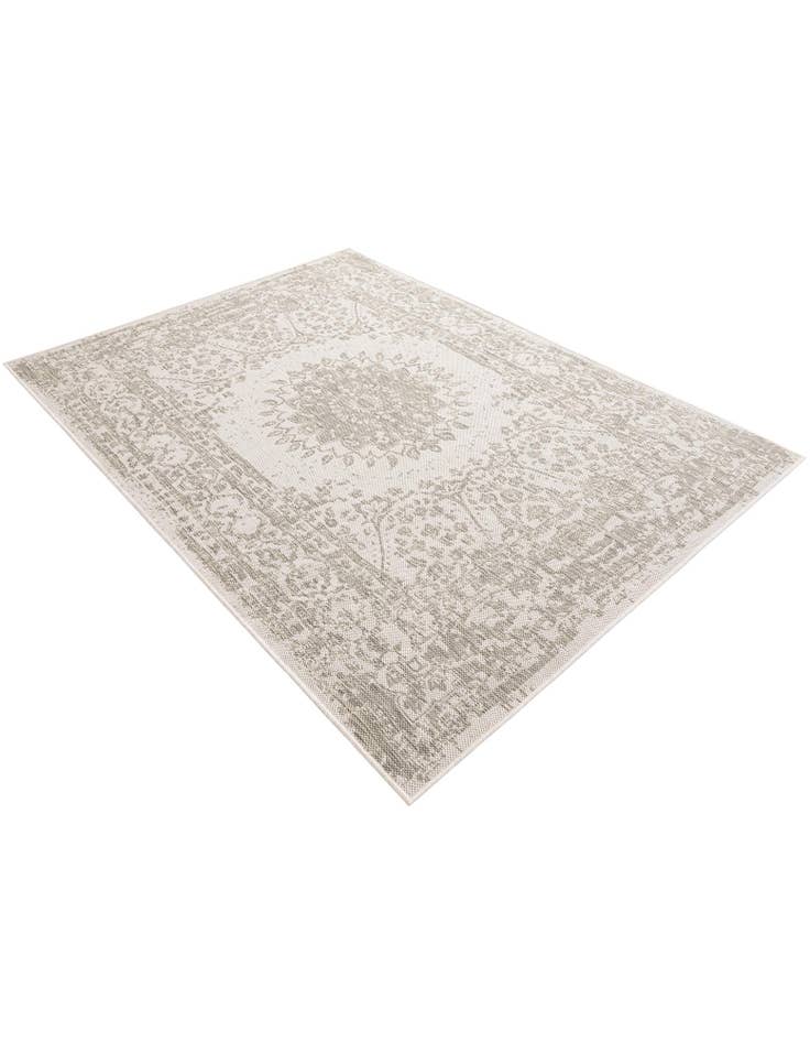 5' x 7' Traditional Indoor / Outdoor Rug