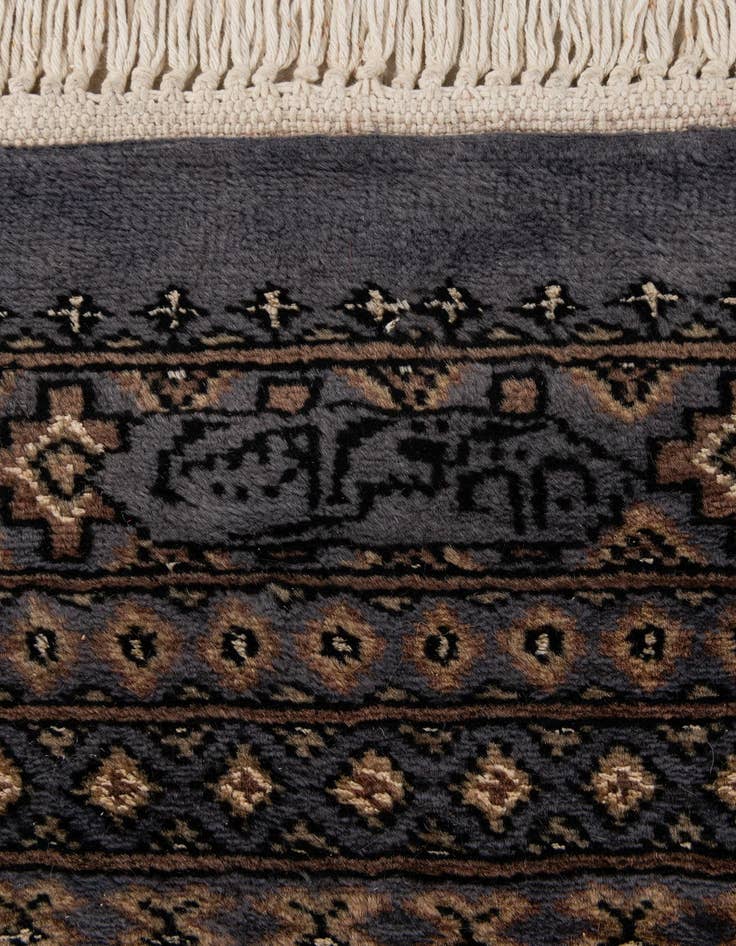 Detail image of  6' 8 x 9' 11  Hand Knotted Sarough Oriental Rug