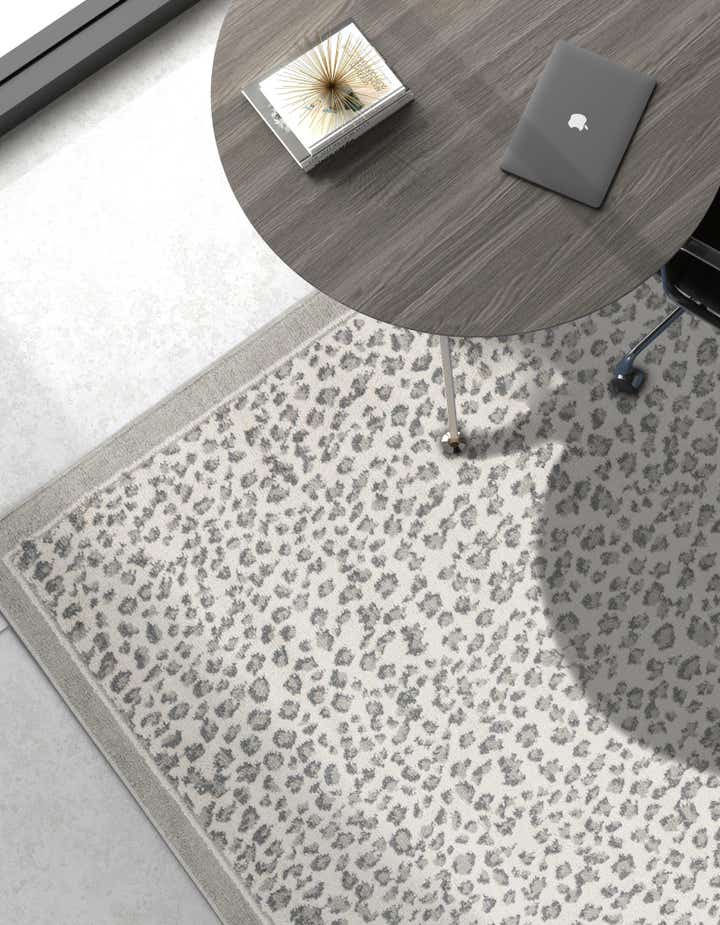 Gray 5' x 8' Savannah Rug | Rugs.com