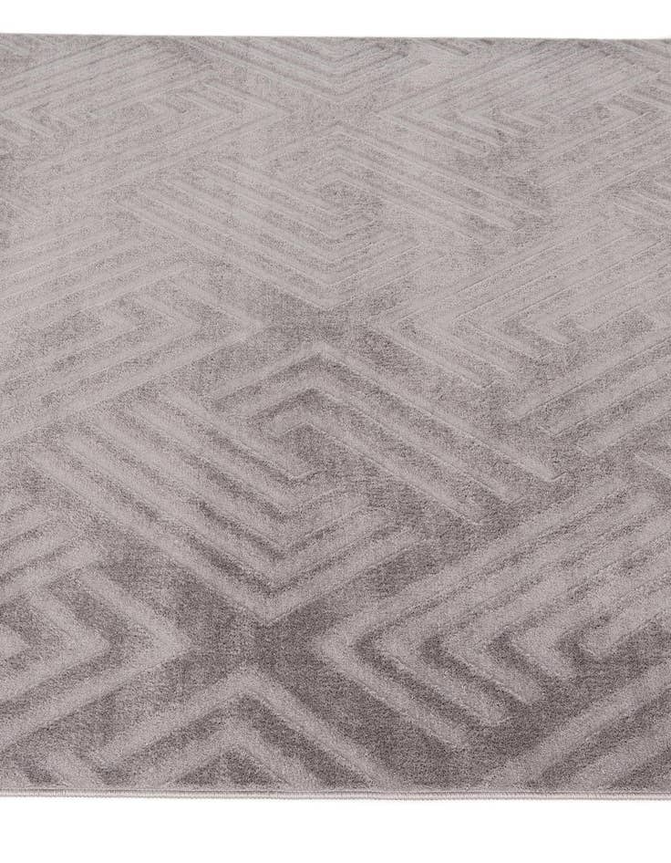 Detail image of  4' 10 x 7' 2 Theia Rug