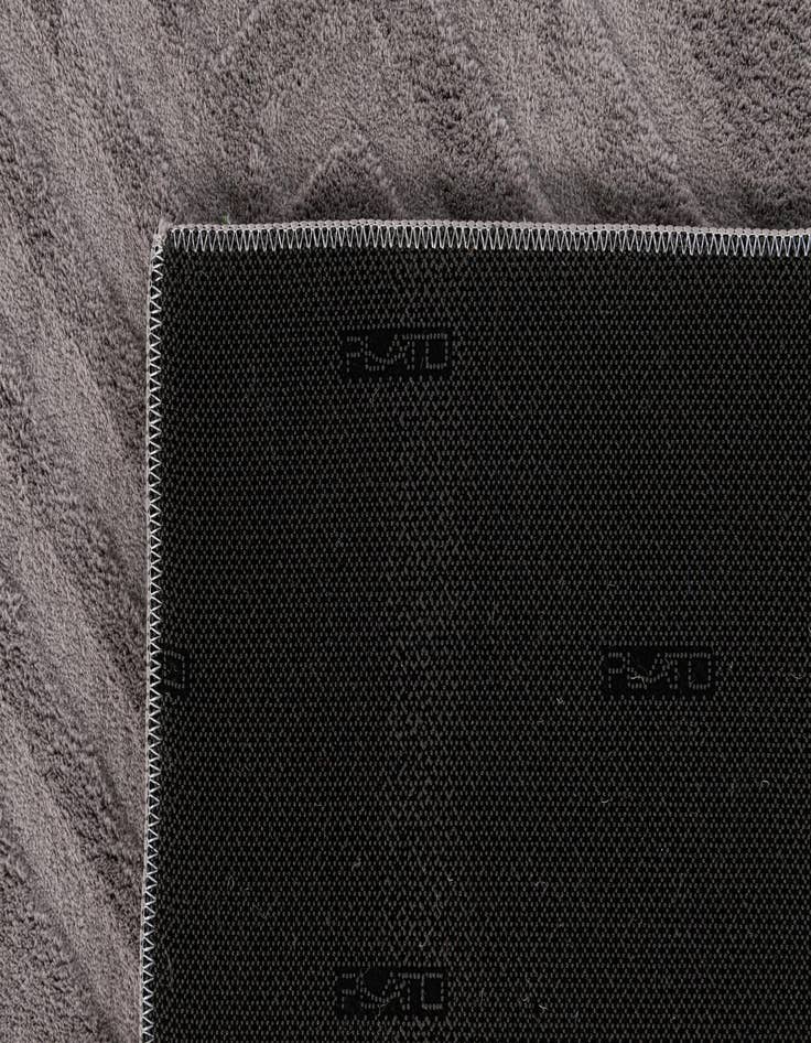 Detail image of  4' 10 x 7' 2 Theia Rug