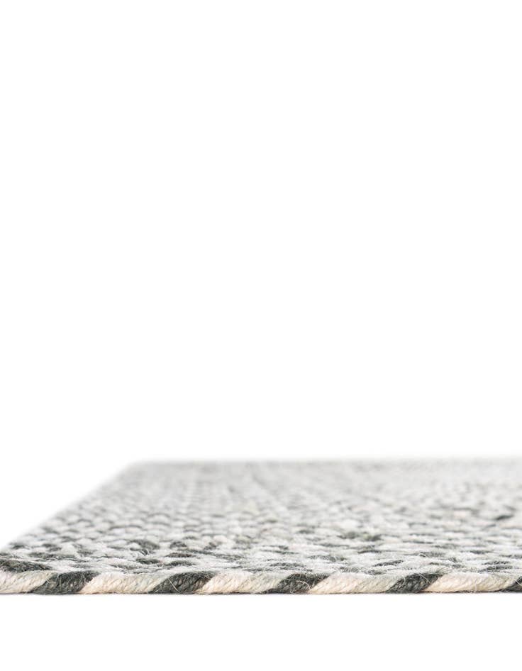 Detail image of  4' 1 x 6' 1  Hand Tweed Braided Jute Rug