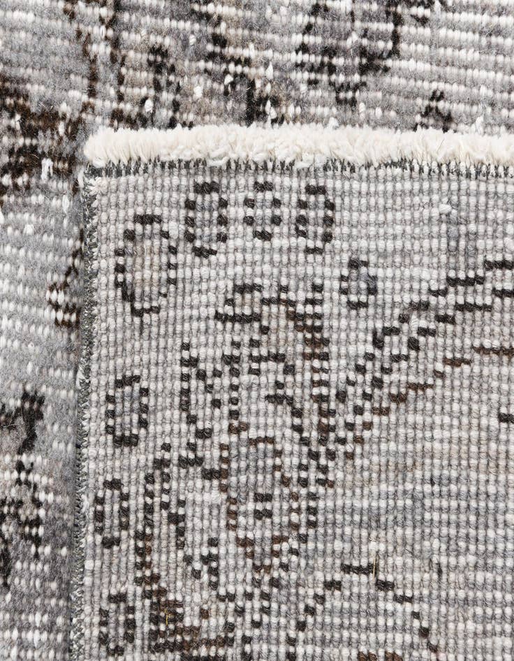 Detail image of  5' 5 x 8' 6 Ultra Vintage Wool Rug